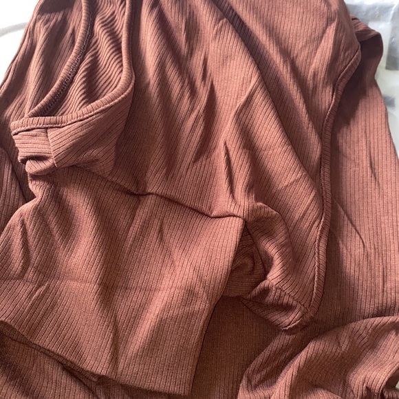 NEW INVENTORY 🔥Turtle Neck Rib-Knit Body-con Dress🔥 - Picture 7 of 8